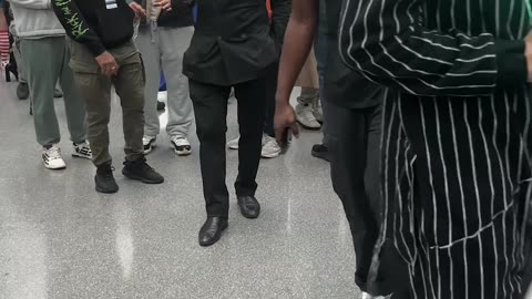 Reverse Entropy Contact Juggling