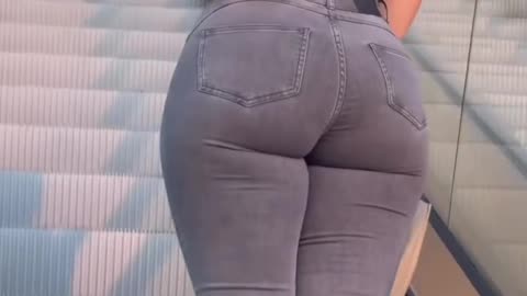 Cute Huge Butt Latina Going Up