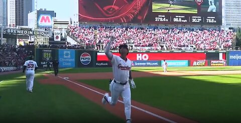 Brayan Rocchio pegó primer HR en la postemporada