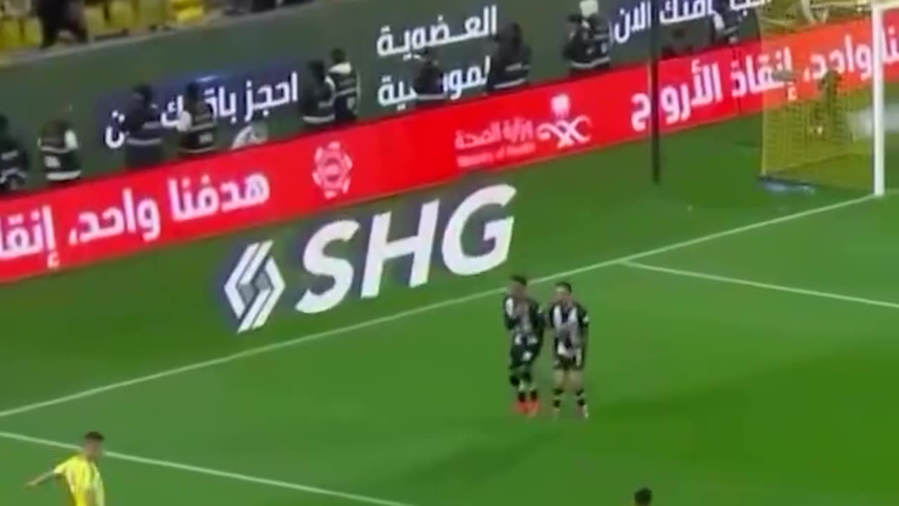 Cristiano Ronaldo cross asst