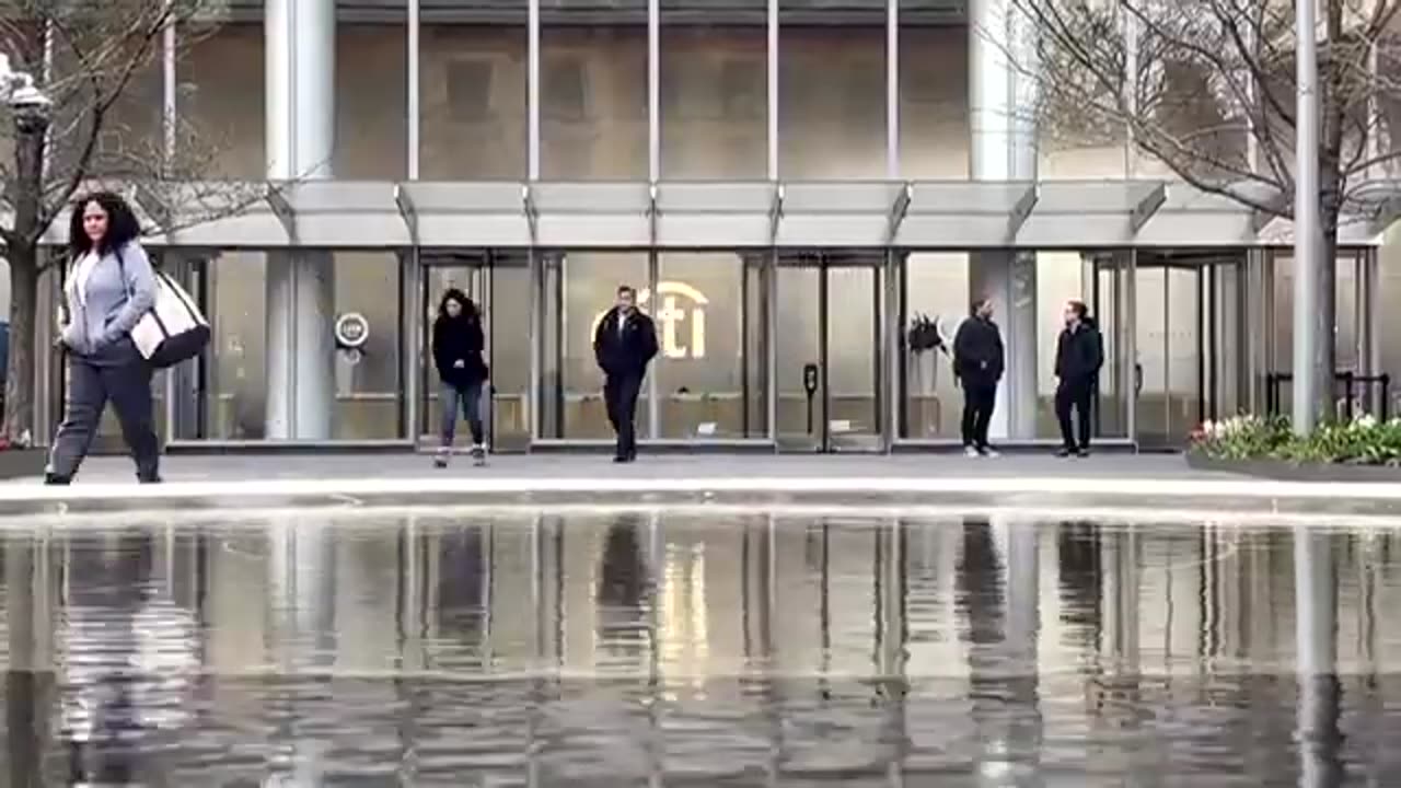 Wall Street closes lower, pausing rally as earnings approach