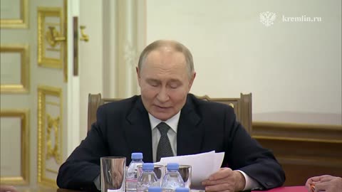 Президент провёл совещание с руководством Министерства обороны и Генерального штаба