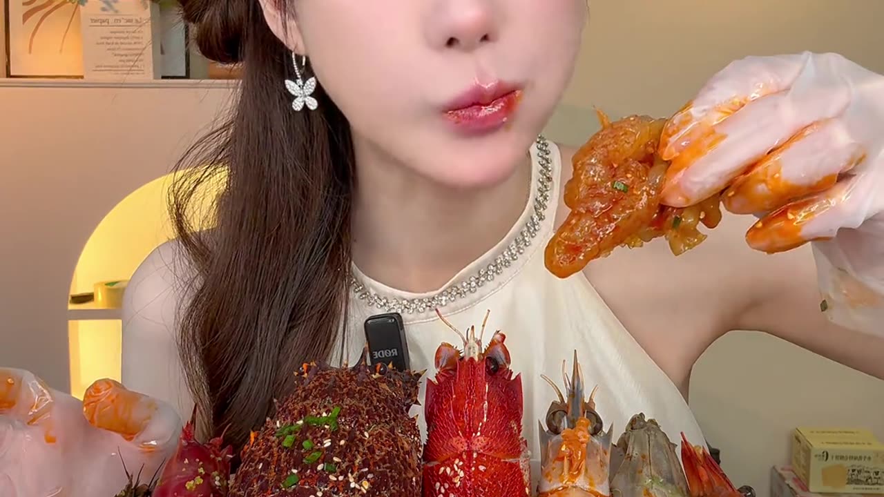 斥巨资实现海鲜自由!大馋丫头的夏日生腌拼盘一人食来咯 #美食推荐#妈呀太香了#生腌海鲜