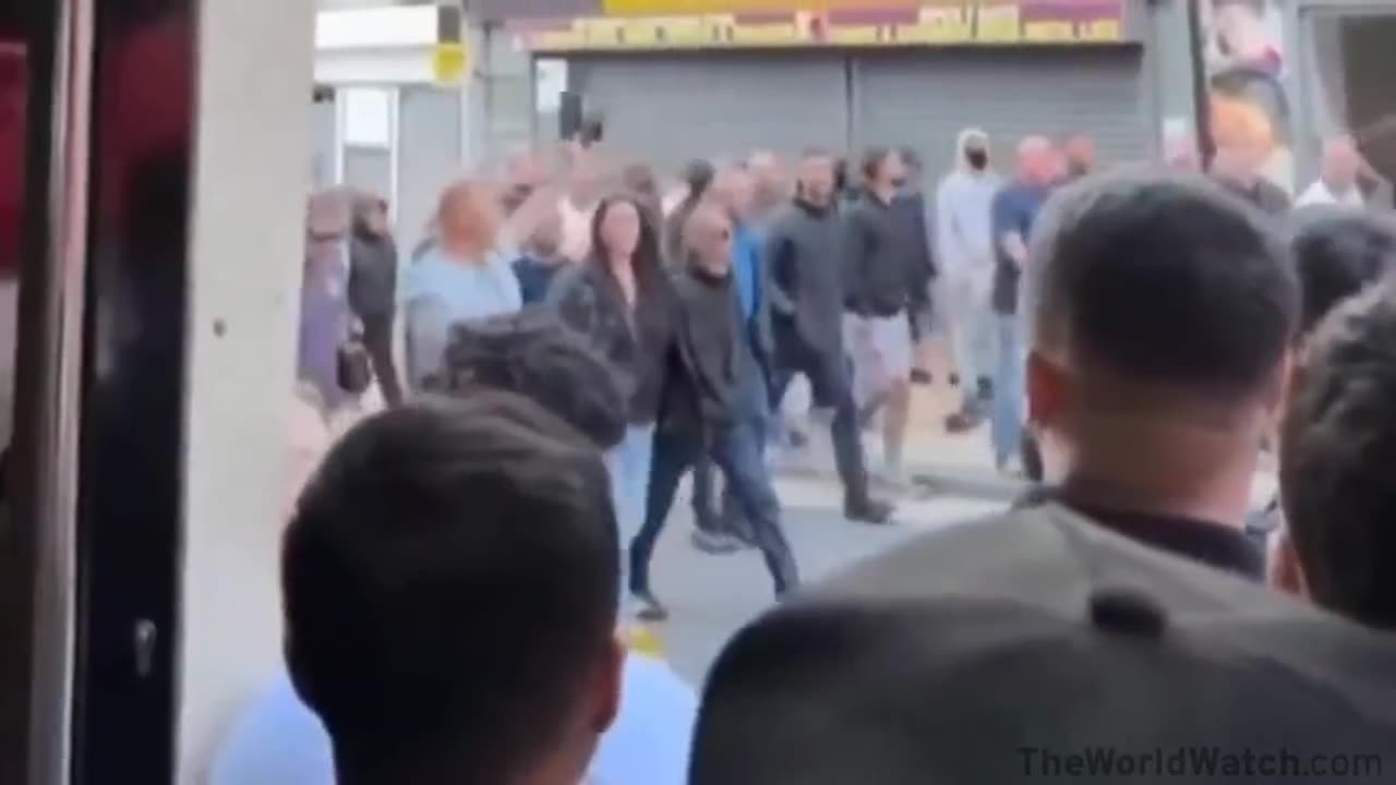 “Allah, Allah, who f*ck is Allah”, British patriots have had enough