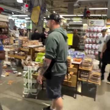 Whole Foods Be Needin' Seeznin!