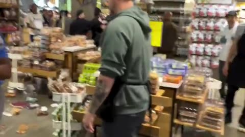 Whole Foods Be Needin' Seeznin!