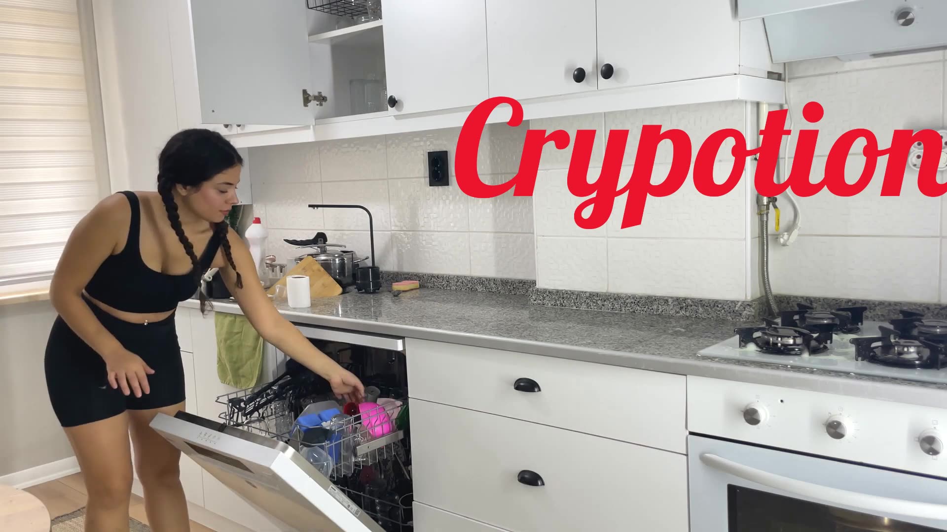 Turkis wife sexy in kitchen Crypotion