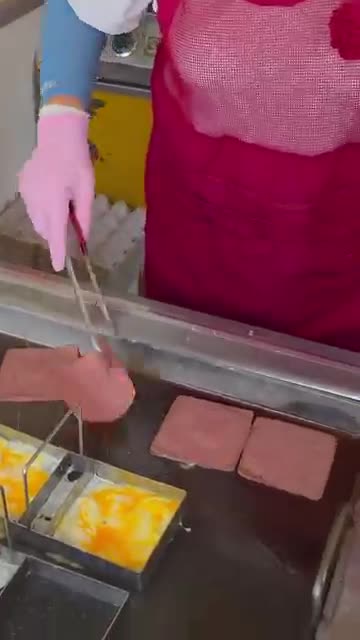 Students Line Up at 5AM?! Best Tteokgalbi Toast in Korea! 🤯🇰🇷 #shorts