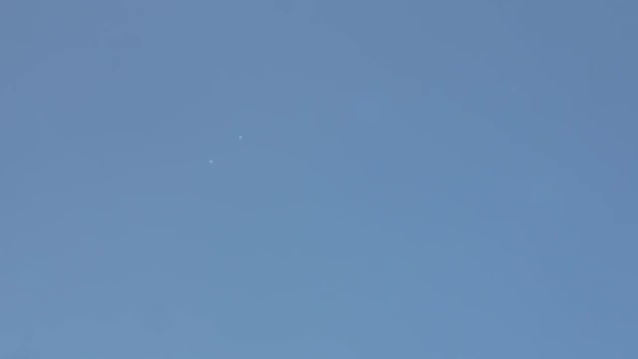 🤯👽 What is This Strange Object Spotted Over Reading? | UFO Sighting | TheTruthAbove