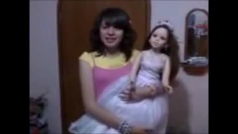 Scary Doll Turns Head