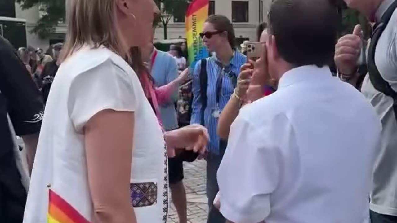 Mette Frederiksen er LGBTQ+ Dronning 🏳️🌈🇨🇳