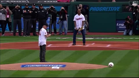 Tom Hanks first pitch with Wilson