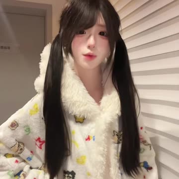 Seductive Creamy Attire Seductive Model Pose | Daily Beauty EP 1197