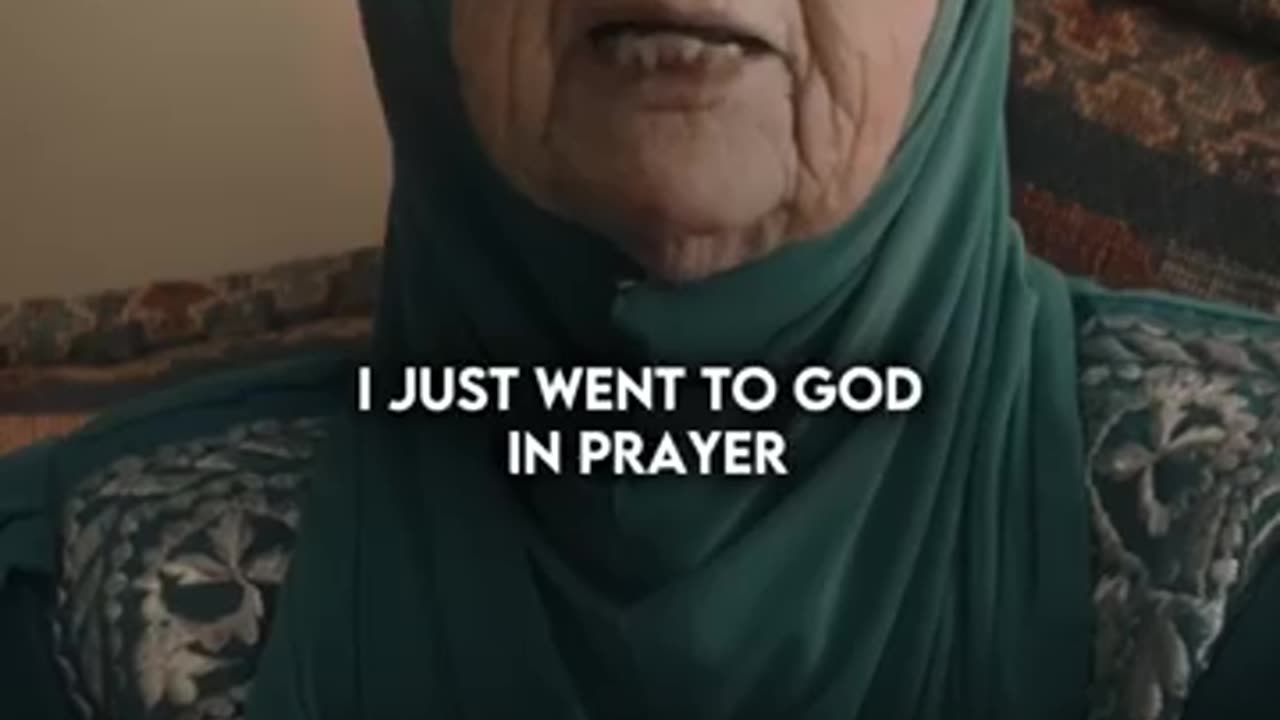 #*This Christian Lady is Guided to Islam by Reading a Single Ayah From Quran.