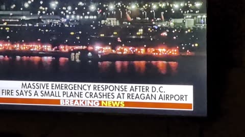 🚨 DC Plane Crash CHAOS! Emergency Lights Are Making It WORSE—Turn Them OFF! ✈️🔥