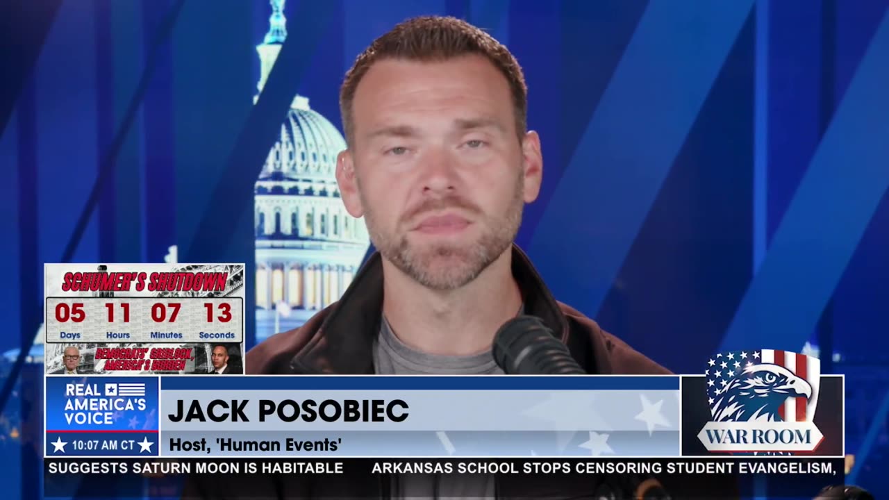 "PORTLAND IS NOW AN OPEN INSURRECTION AGAINST THE US GOV'T"