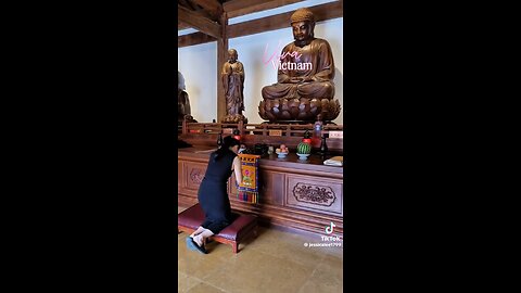 A Buddhist Pagoda Every 200 Meters ! #vietnameseculture #vietnamesebuddhism