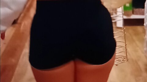 Johnny watching a streamer girl shop