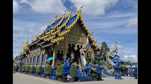 Wat Rong Suea Ten วัดร่องเสือเต้น Blue Temple Chiang Rai Thailand