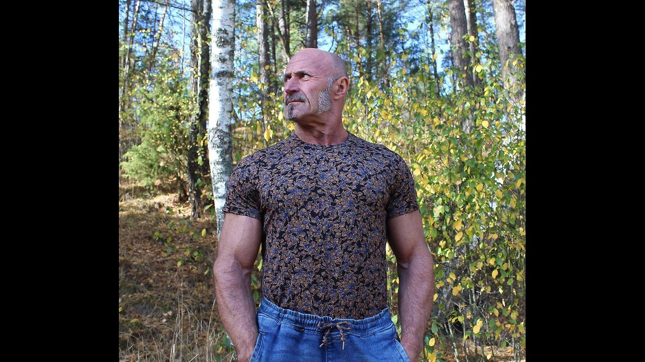 Aviars Visockis Flexing His Huge Muscles