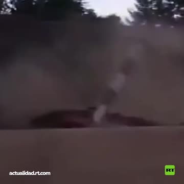 Helicóptero se estrella en una carretera en EE.UU.