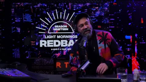 REDBAR_ Tim Dillon & Whitney Cummings Catfight _ Austin, TX SUCKS _ SHORT Joe Rogan (720p)