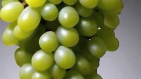 Two benefits of eating grapes