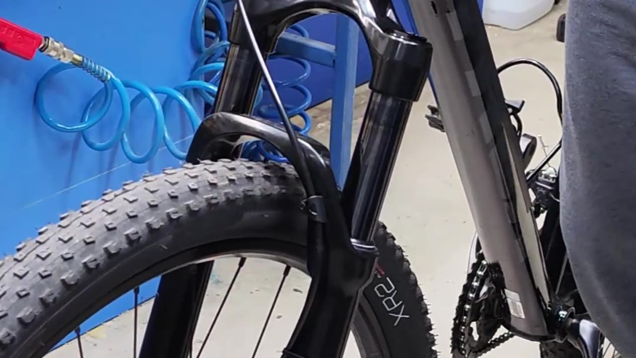 Suspension fork for cycle. How to work rebound of bike fork?