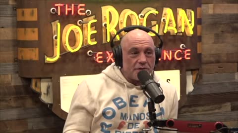 Rogan passive-aggressively calls out Zuckerberg