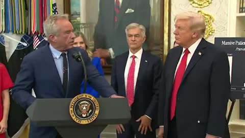Oct 20, 2025 Who do you think is winning the shutdown war?