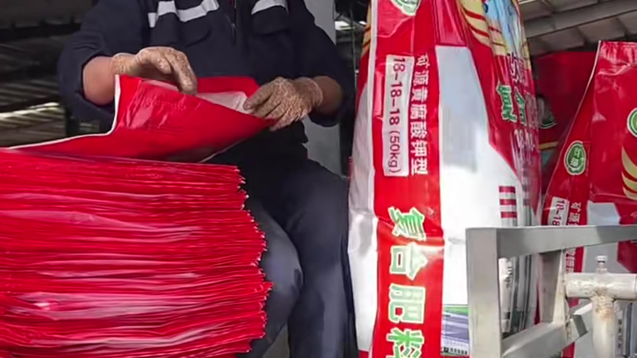 🔧 Machine in Action: A Brief Yet Satisfying Clip! | FeedMyCuriosity