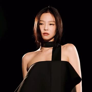 Blackpink Jennie Billboard 2025