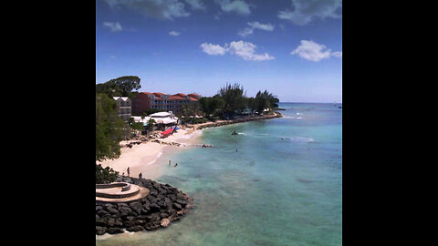 Barbados, entre el lujo turístico y las carencias locales
			