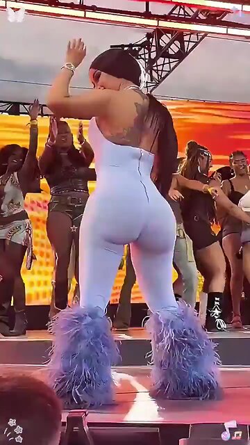 NICE TWERKING 😍😍😍
