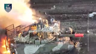 Ukrainian Soldier Fires Javelin into Russian Tank(Incredible Footage)