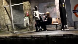 🚨🇬🇧 WATCH: WOMAN THREATENED WITH DEATH AT LONDON TRAIN STATION