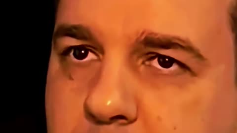JORNALISTA É APANHADO EM DIRETO