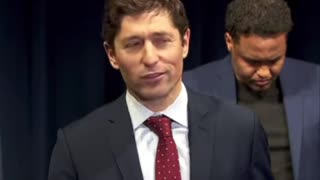 Mayor Jacob Frey says Trump is un-American, then speaks a foreign language