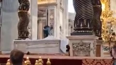 Romanian man Attacks Saint Peter's tomb in Vatican City