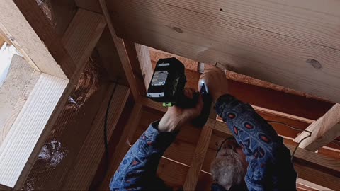 Cold room build part 16: Installing ceiling