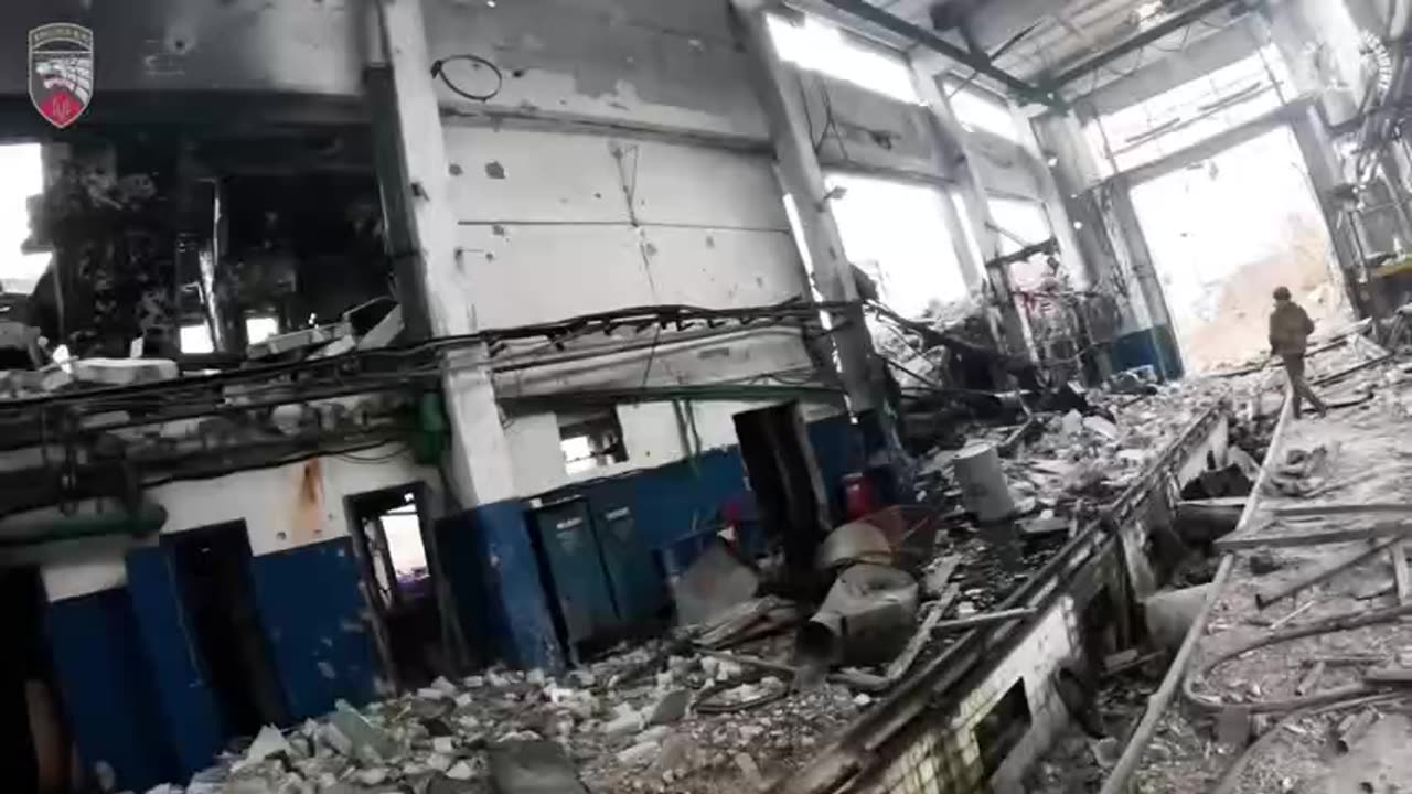 (Insane) Ukrainians Move to Eject Russians from Industrial Zone in the Udachne Village, Donetsk