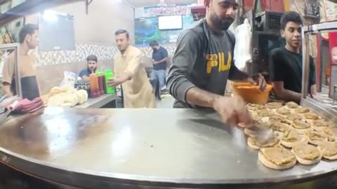 You Won't Believe These Mouthwatering Street Foods in Lahore!