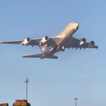 A video of the landing and takeoff of the Etihad Airbus A380