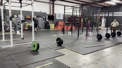 6Rds 400m Run, 15 Deadlifts 185lbs, 10/5 Dips