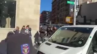 Manhattan Anti-ICE Riots as Protesters Sabotage Possible Raid