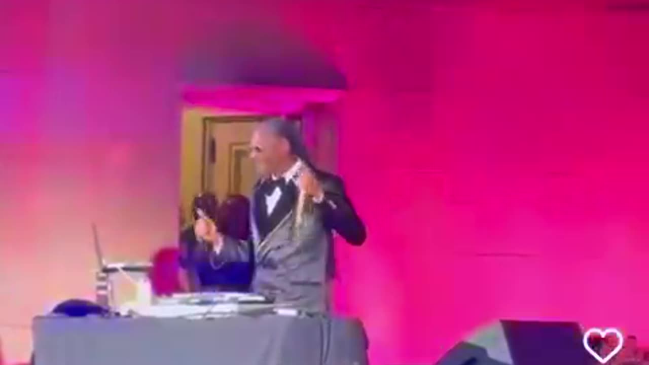 Snoop sings Stevie Nicks while DJing the Crypto Ball to celebrate Trump's inauguration