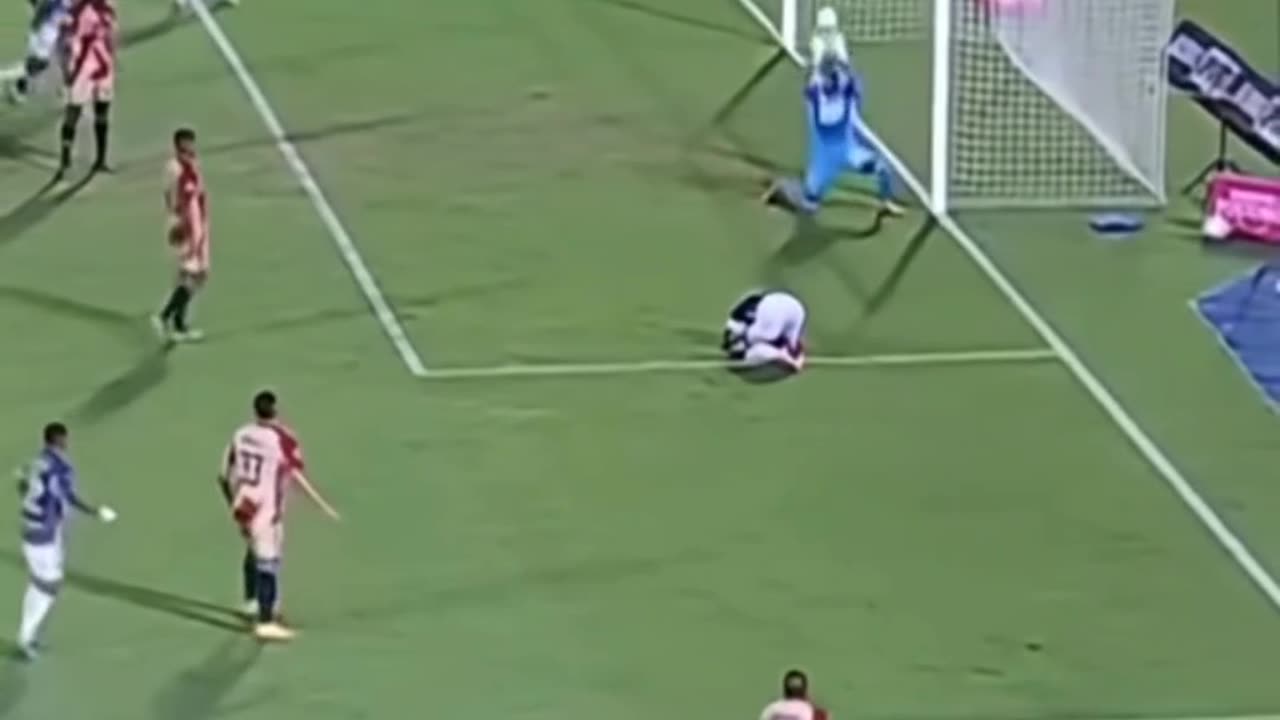 Nice tactical positioning of the ball 😁 Wonderful Moment ⚽ Happy Football