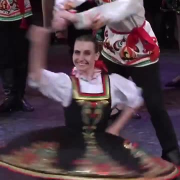 Phenomenal ethnic dancing style - 360 360 360 360 too many