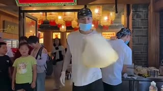 ncredible Kung Fu Roti Skills You’ve Never Seen! 🥞🇨🇳 #shorts