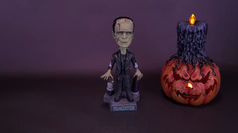 NECA Universal Monsters Frankenstein Head Knockers Reissue